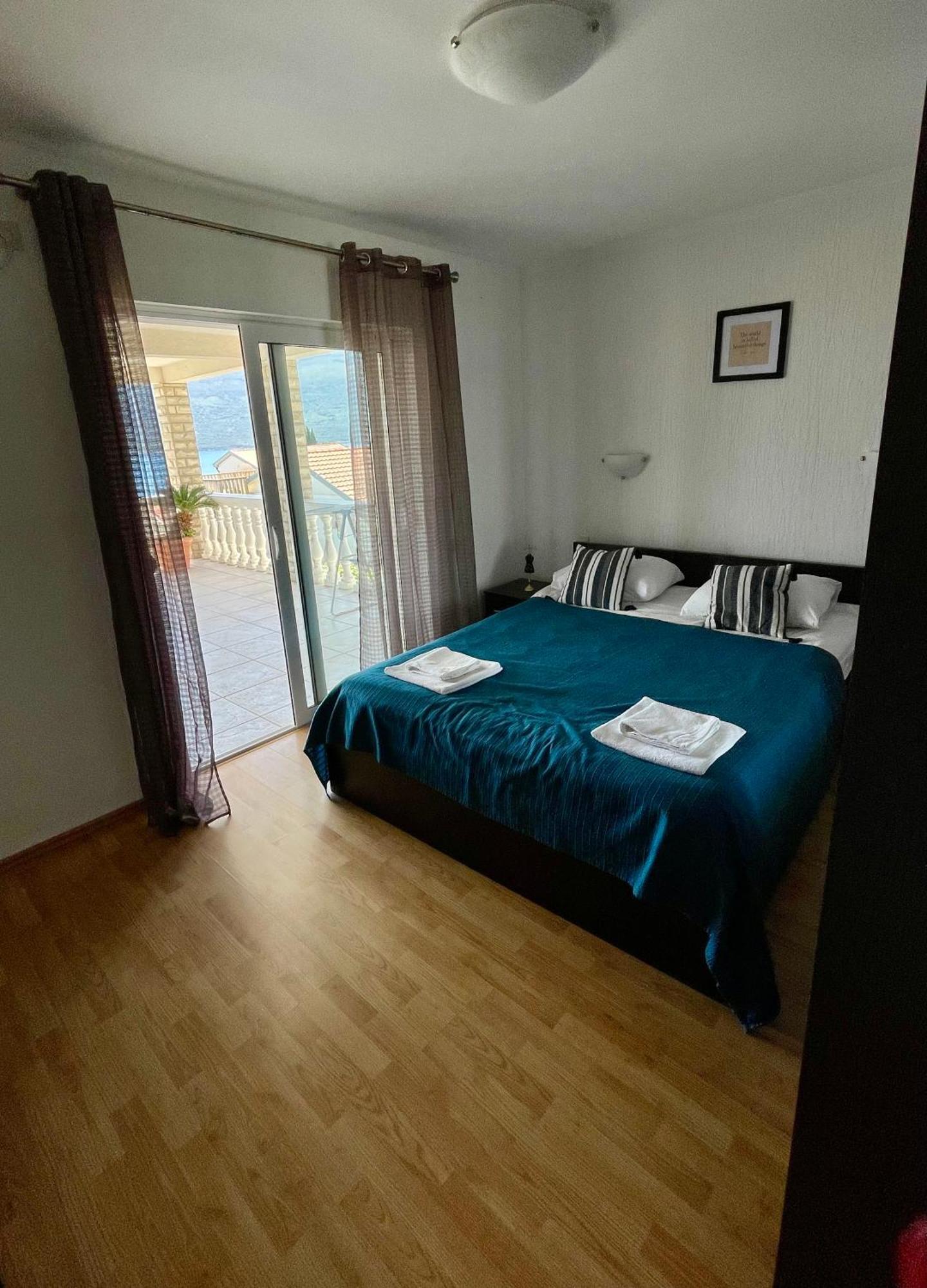אפרטהוטל ביילה Family House With Pool & Sea View מראה חיצוני תמונה