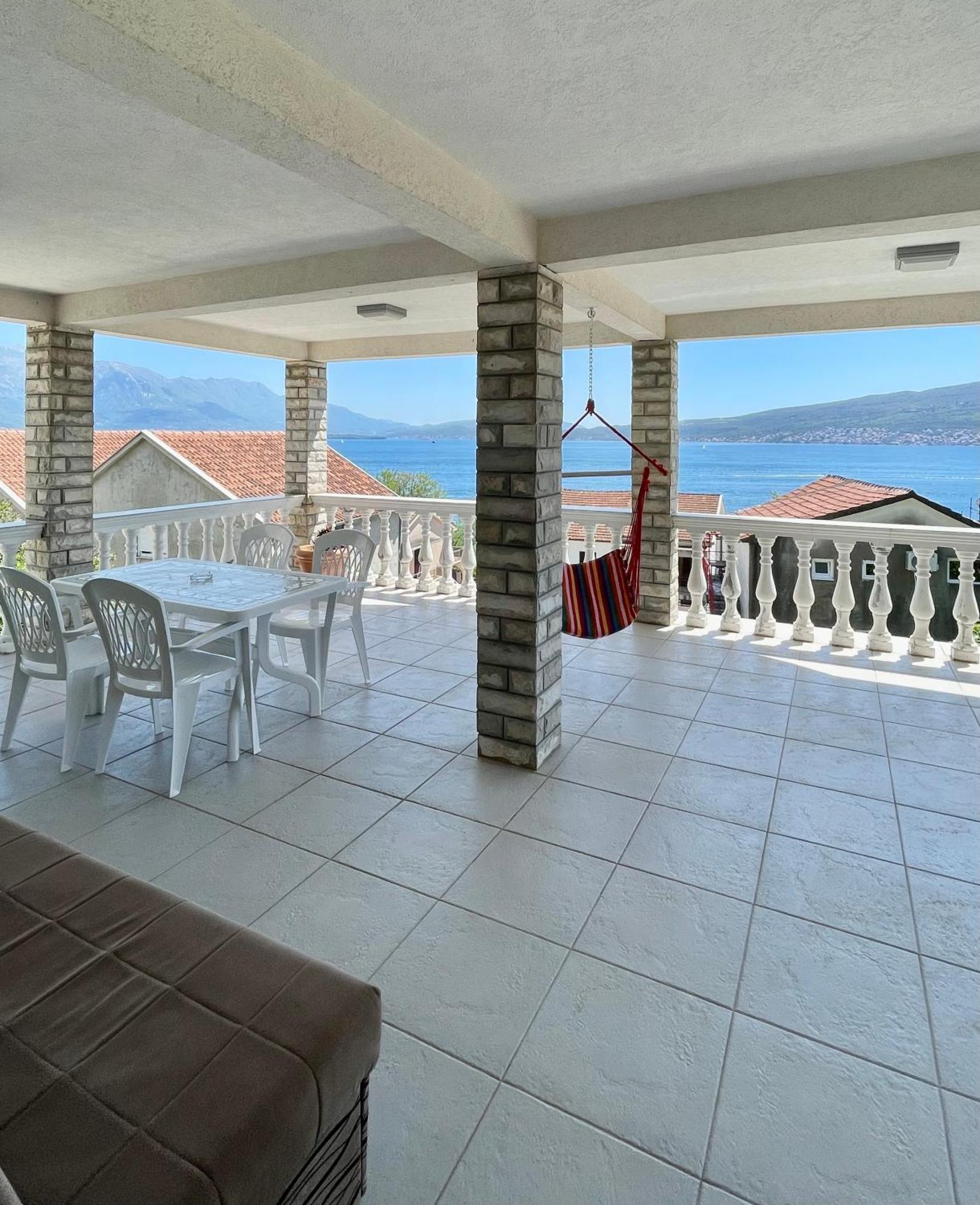 אפרטהוטל ביילה Family House With Pool & Sea View מראה חיצוני תמונה