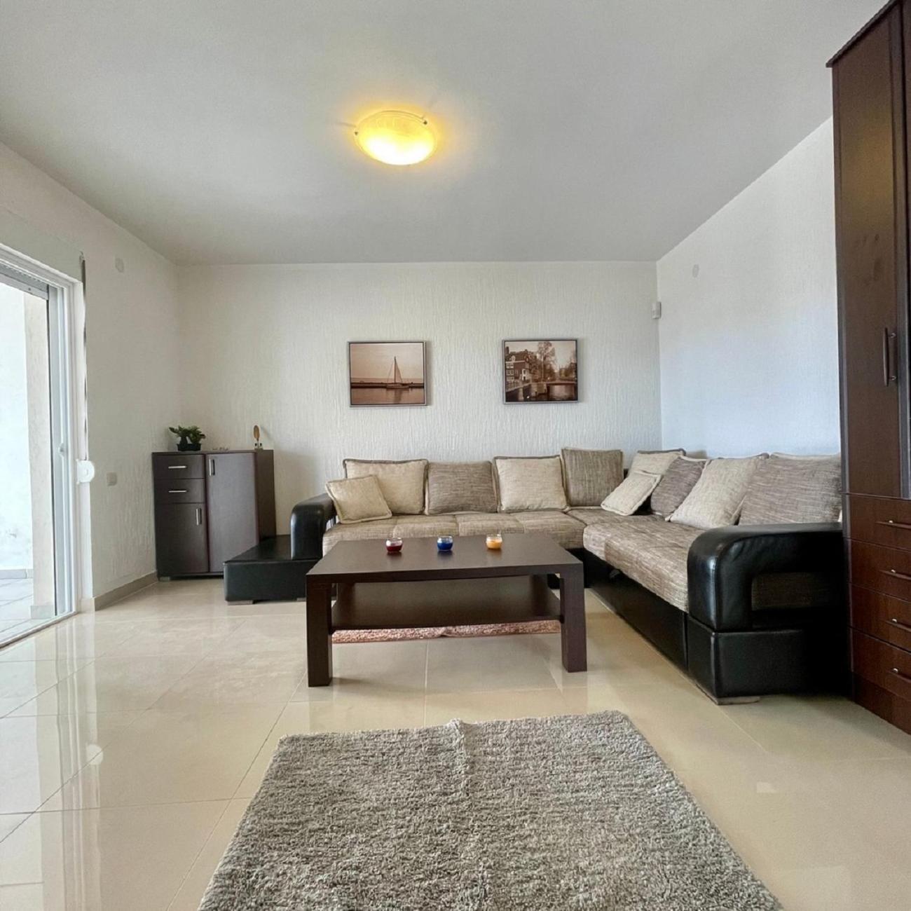אפרטהוטל ביילה Family House With Pool & Sea View מראה חיצוני תמונה