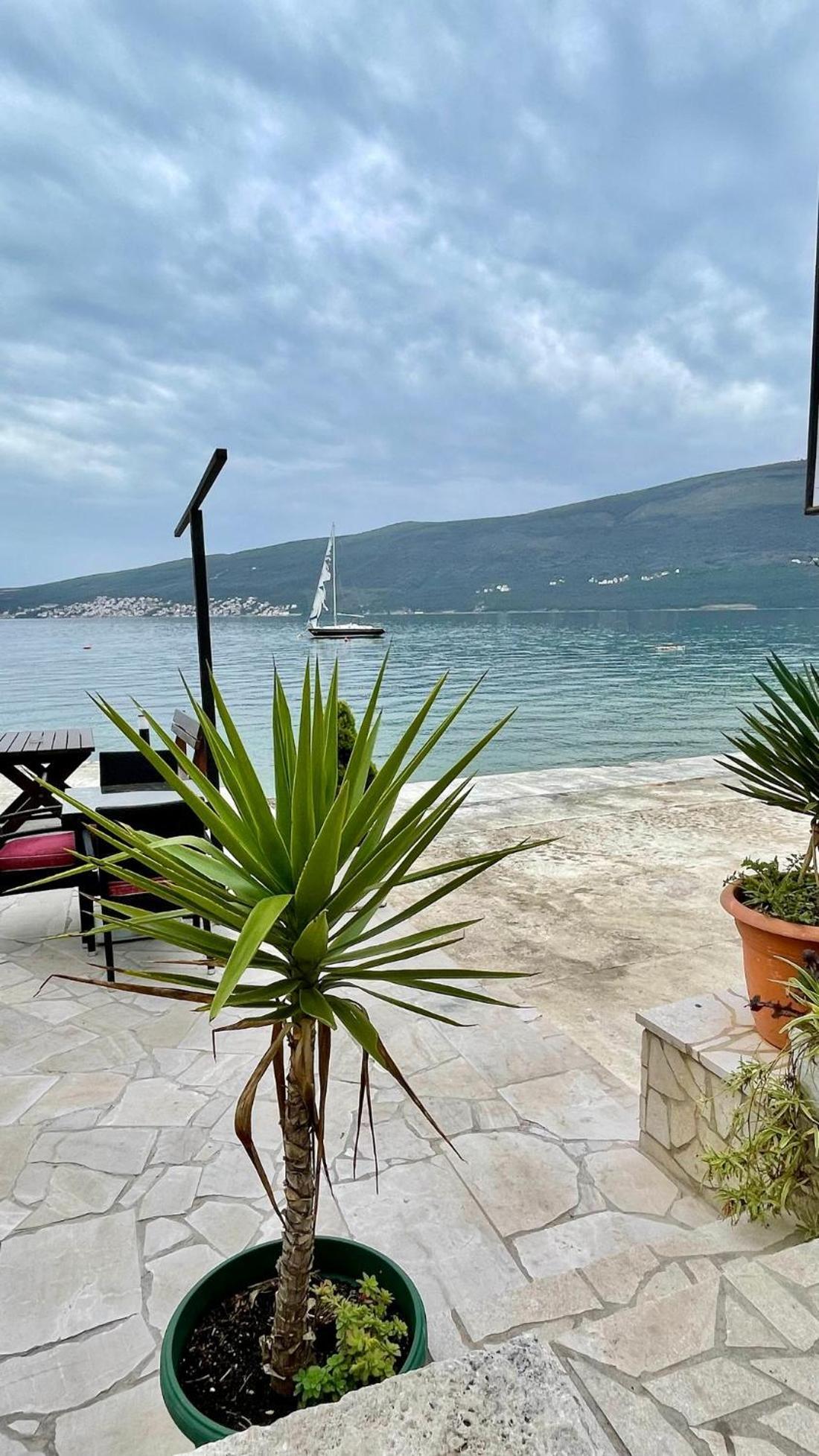 אפרטהוטל ביילה Family House With Pool & Sea View מראה חיצוני תמונה